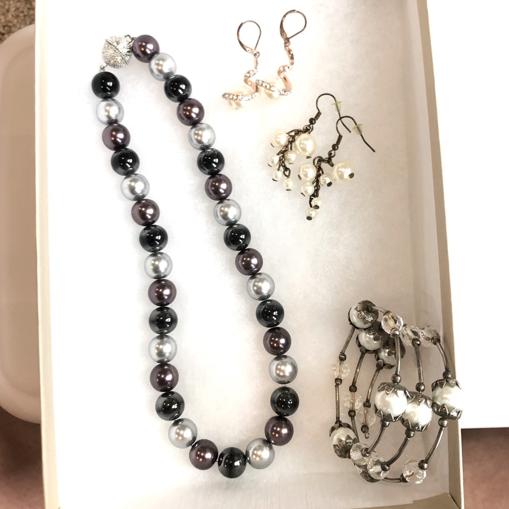 Faux Pearl Jewelery